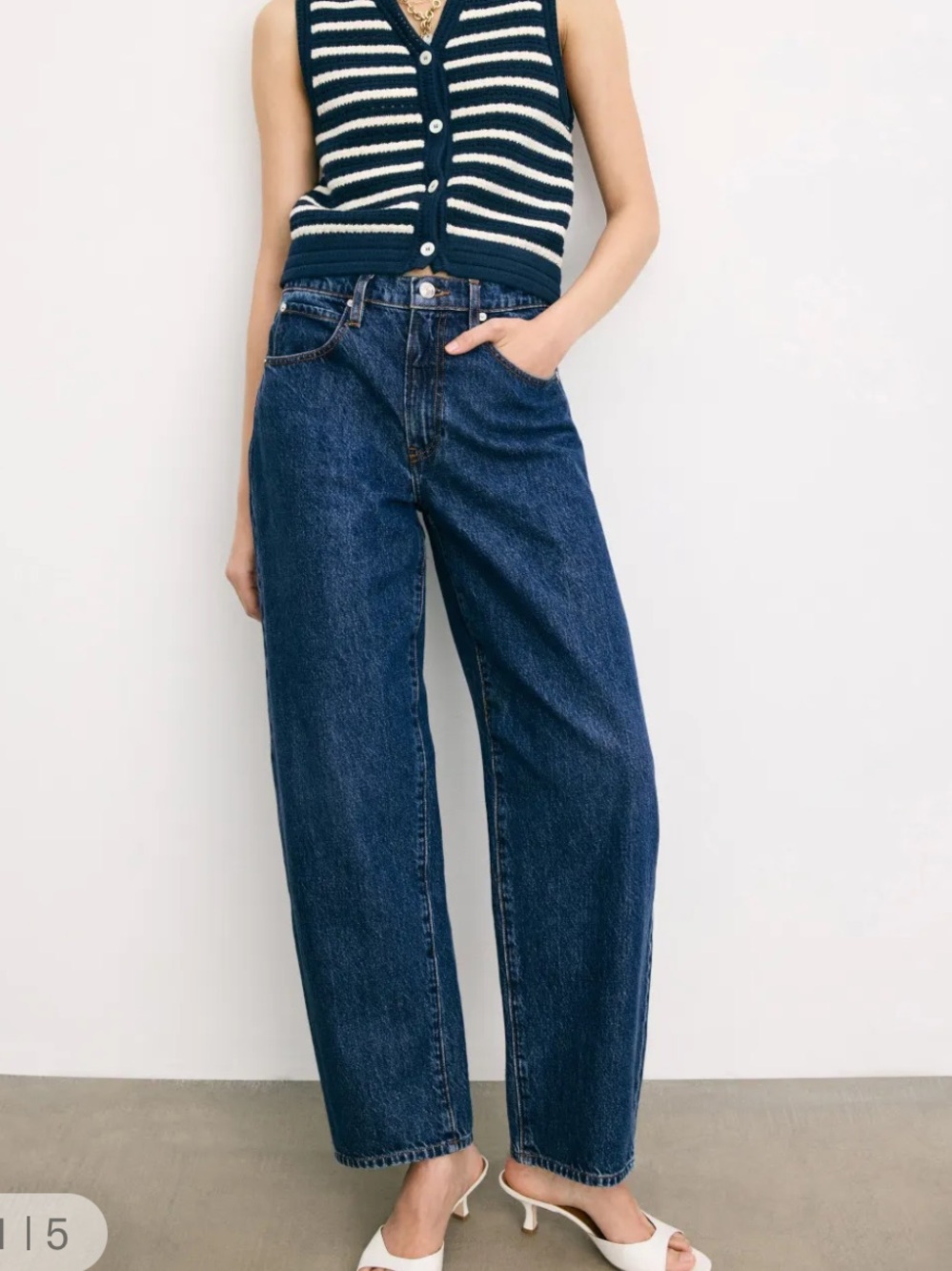 Low Slung Barrel Jeans
ADD TO HEARTS
FRAME